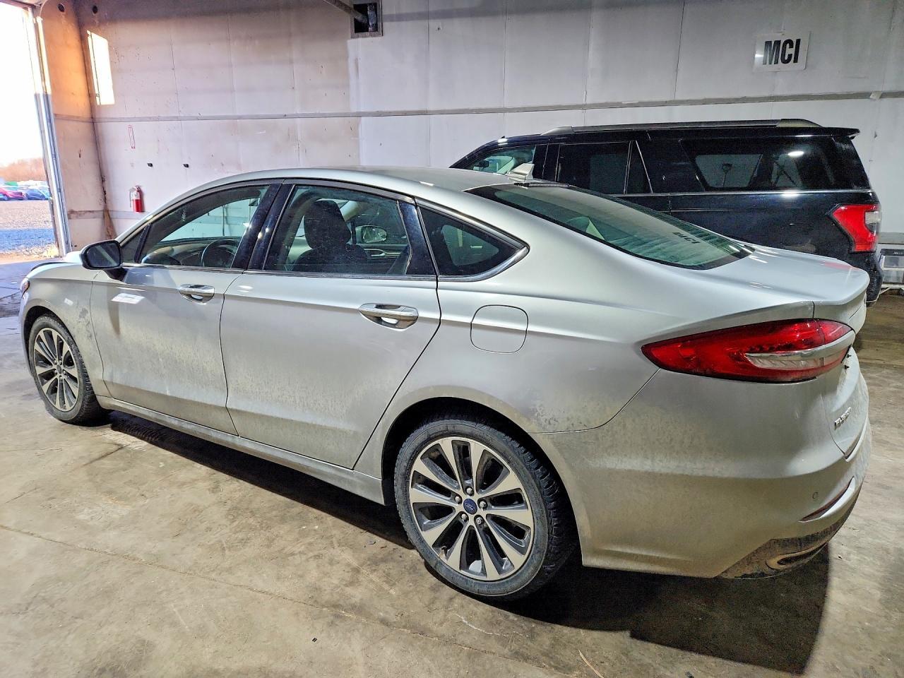 2020 Ford Fusion Se - Фото 2
