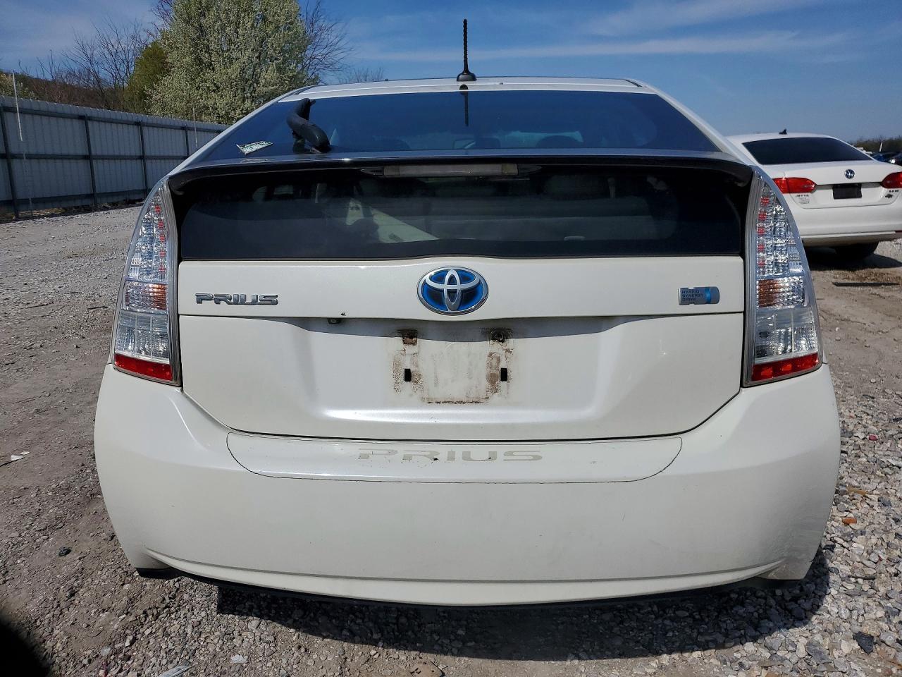 2010 Toyota Prius Iv - Image 6