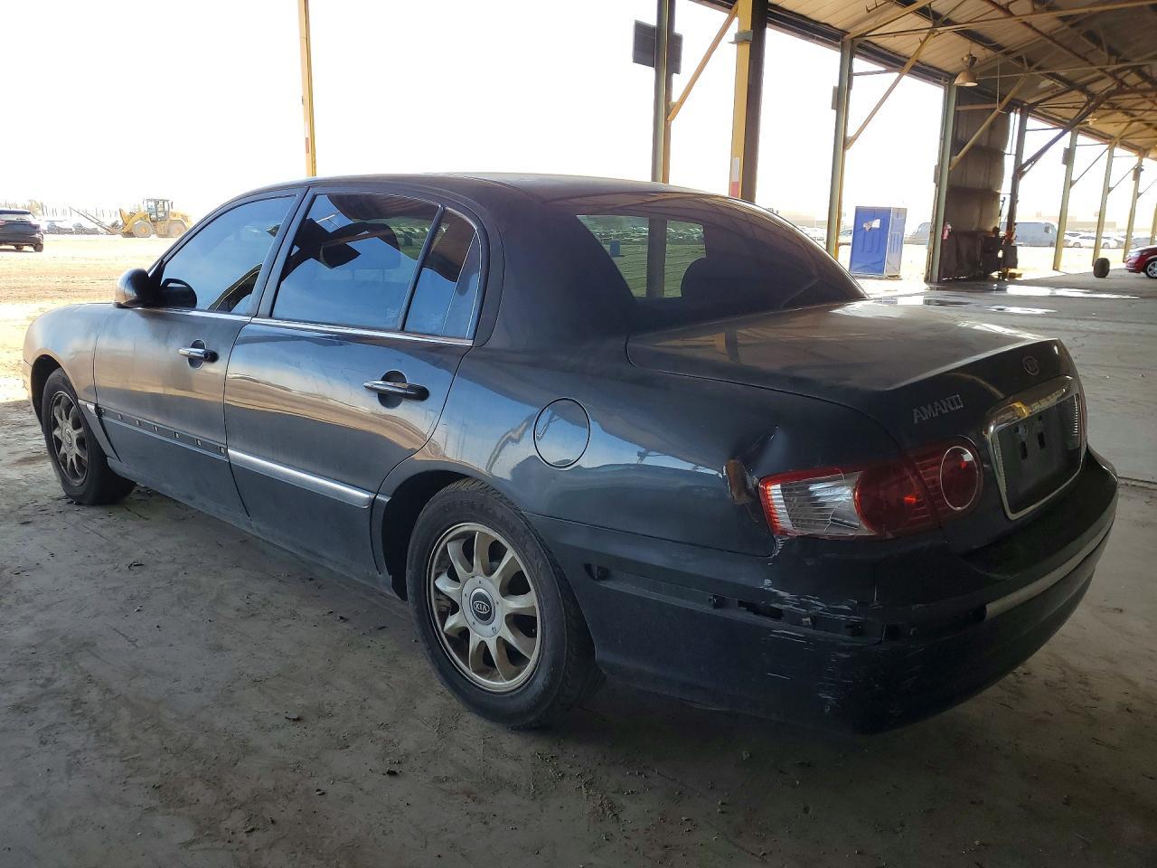 2004 Kia Amanti Base - Фото 2