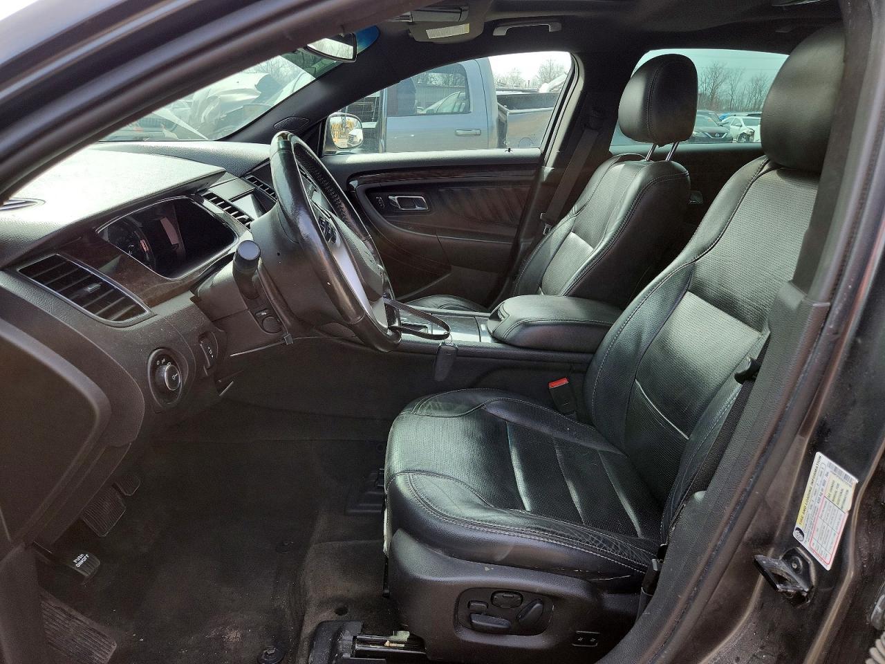 2016 Ford Taurus Limited - Image 7