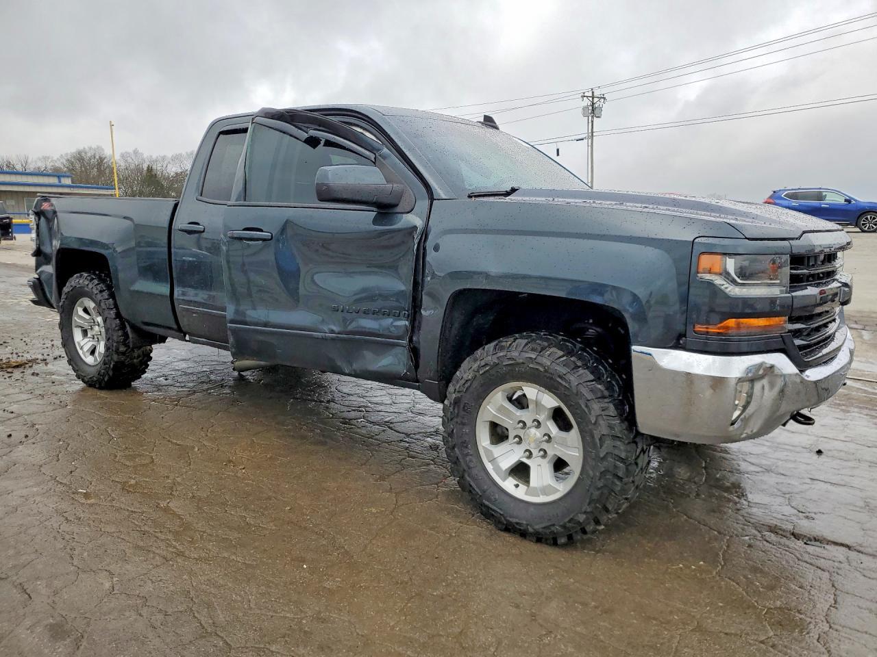 2017 Chevrolet Silverado K1500 Lt - Image 4