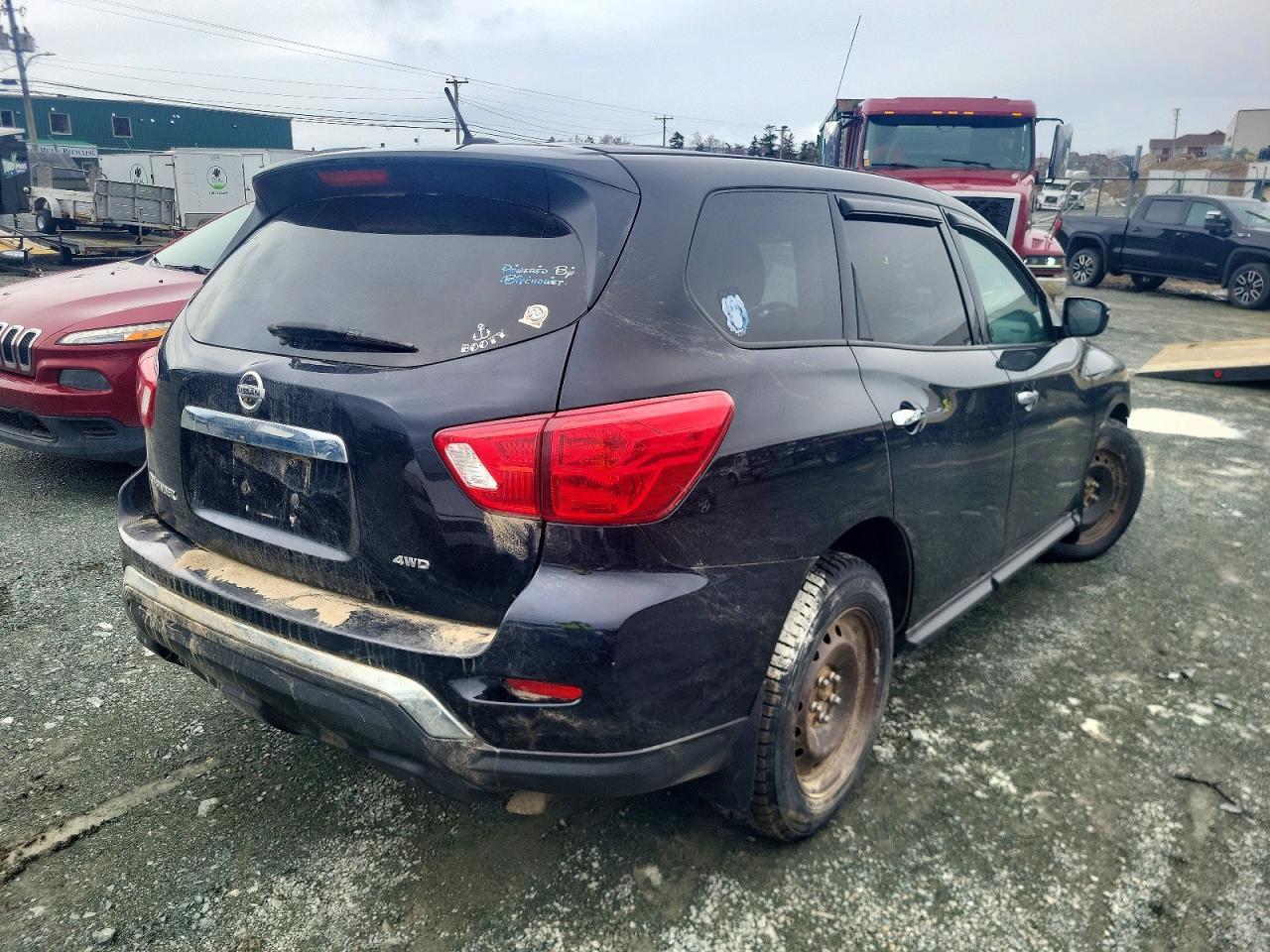 2018 Nissan Pathfinder S - Фото 3