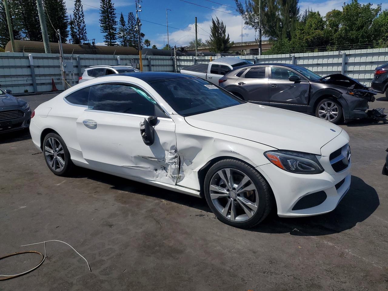 2017 Mercedes-Benz C 300 4Matic - Image 4