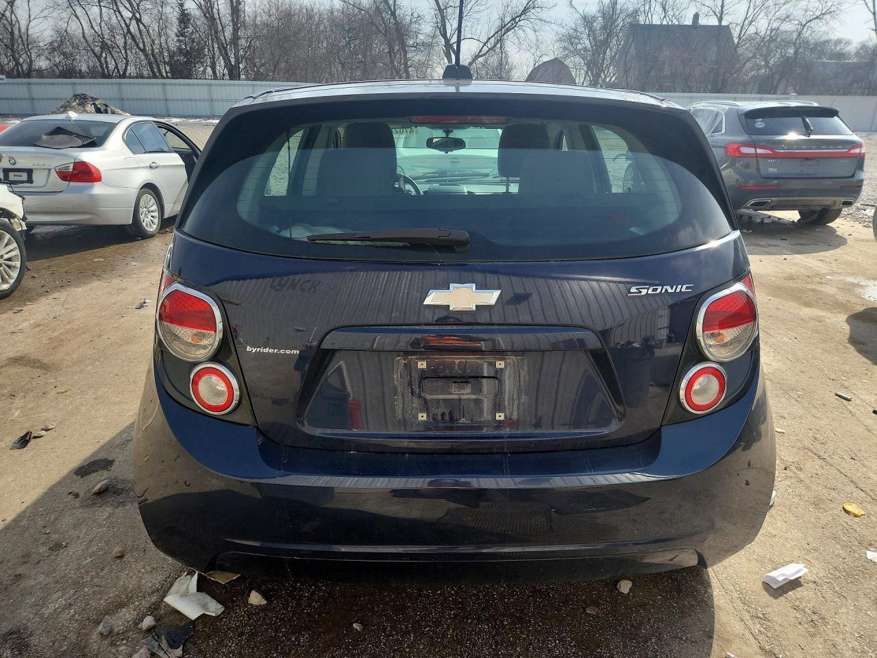 2015 Chevrolet Sonic Ls - Image 6