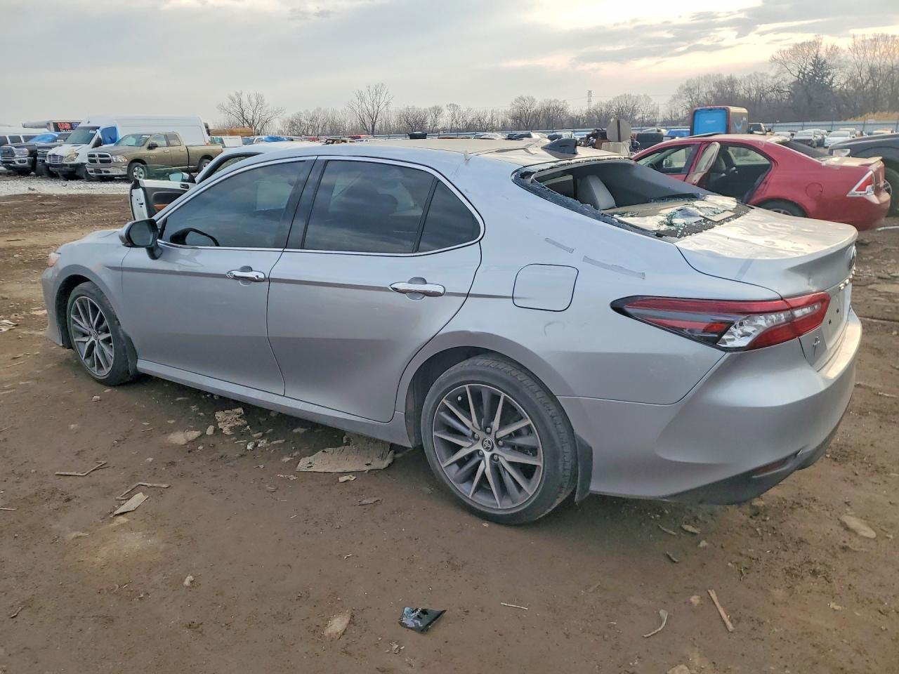2023 Toyota Camry Xle - Image 2