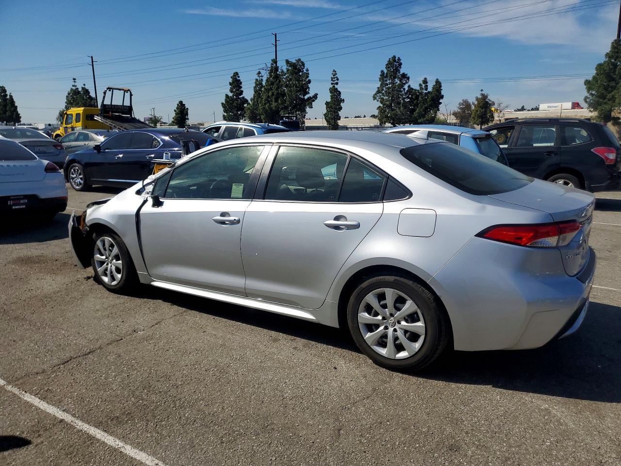 2022 Toyota Corolla Le - Image 2