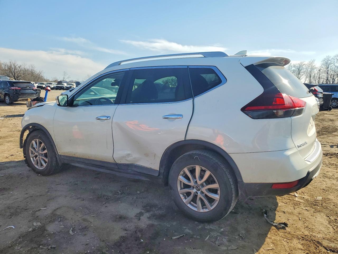 2019 Nissan Rogue S - Фото 2