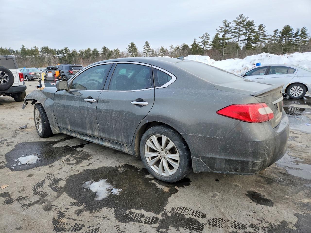 2011 Infiniti M37 Base - Image 2