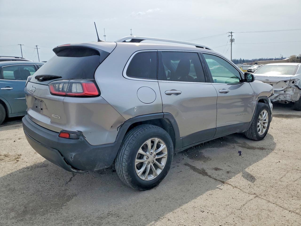 2019 Jeep Cherokee Latitude - Фото 3