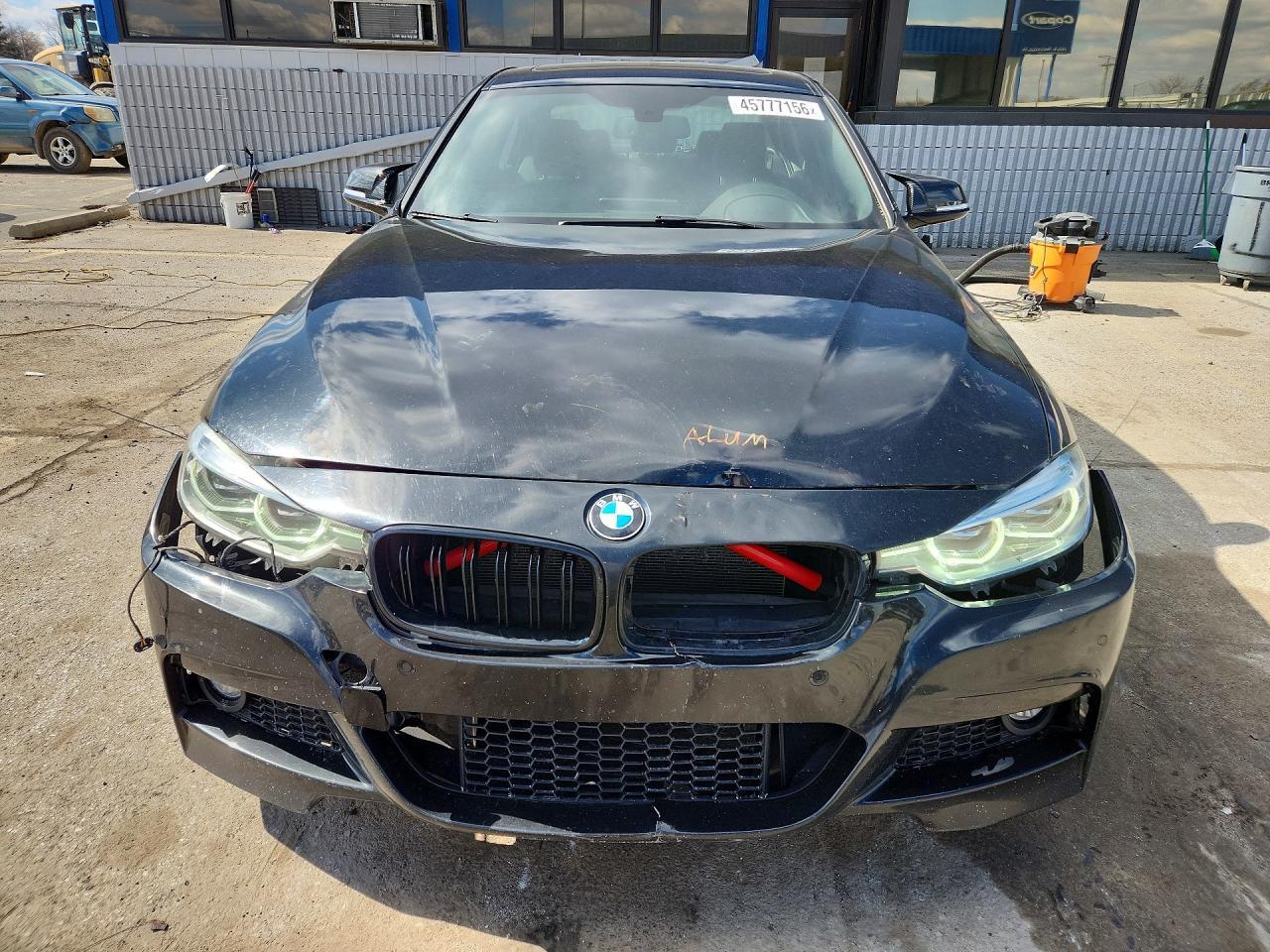 2017 BMW 330 Xi - Фото 5