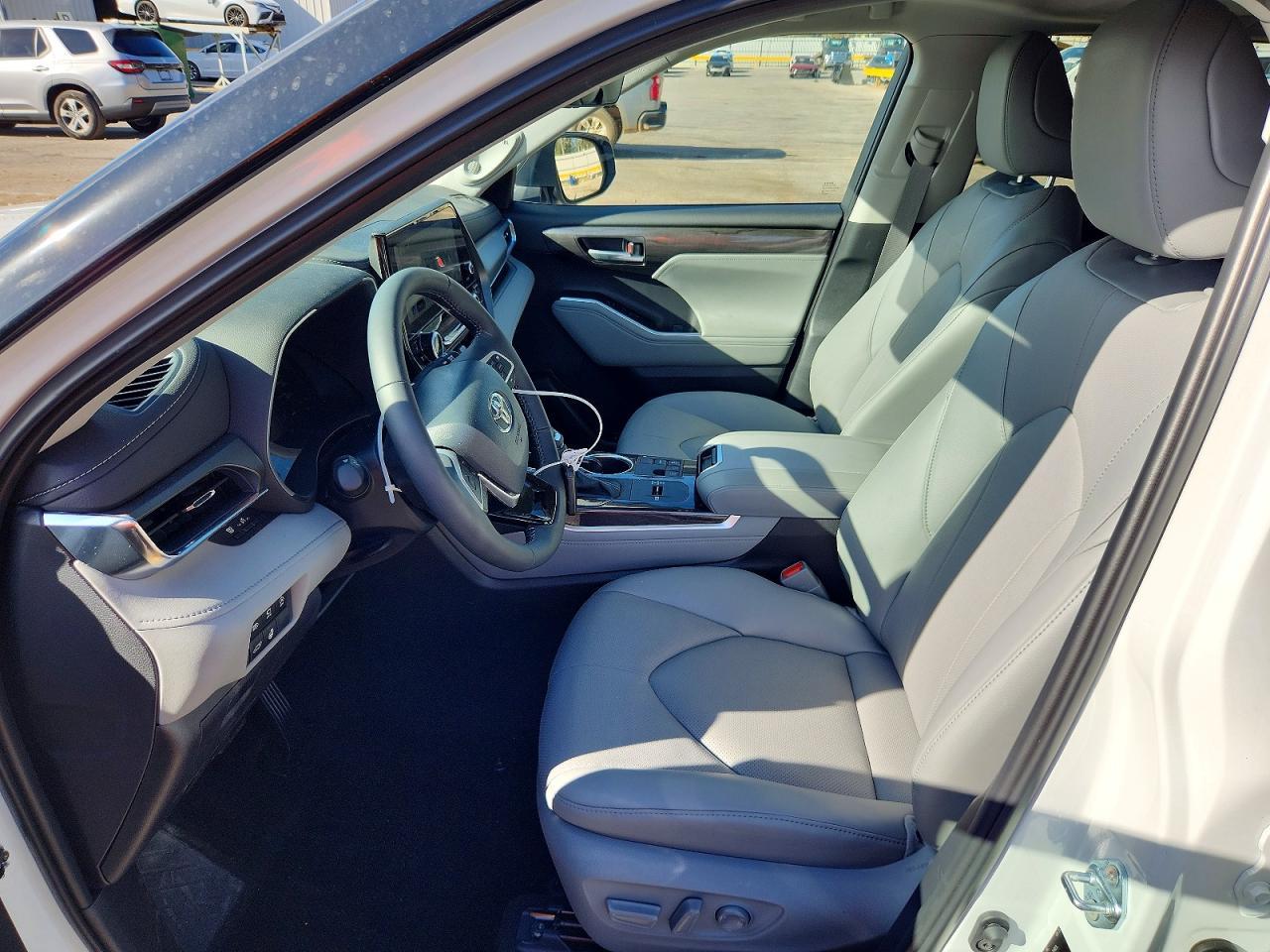 2025 Toyota Highlander Limited - Фото 7