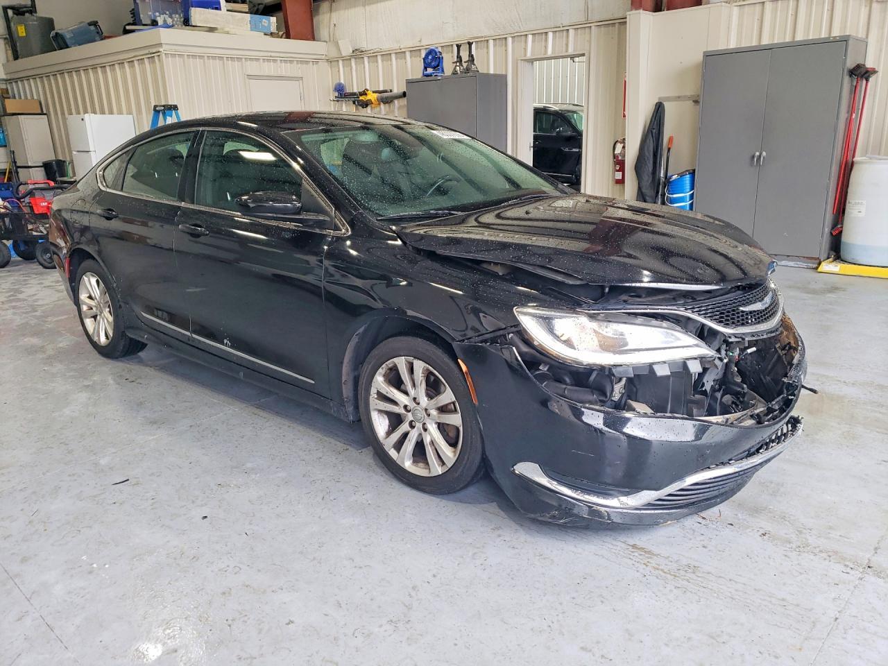 2016 Chrysler 200 Limited - Image 4