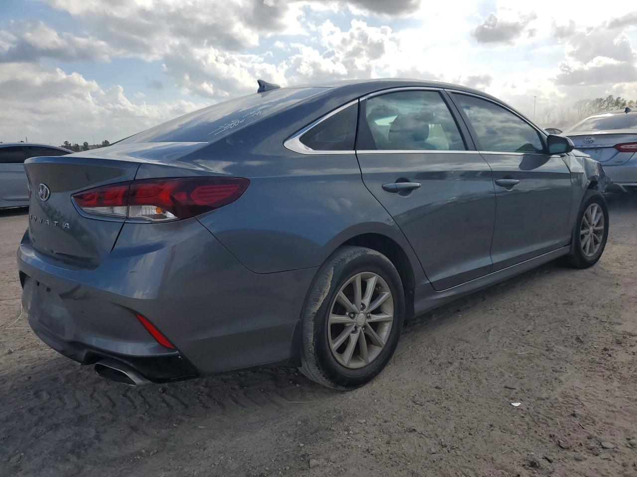 2019 Hyundai Sonata - Image 3