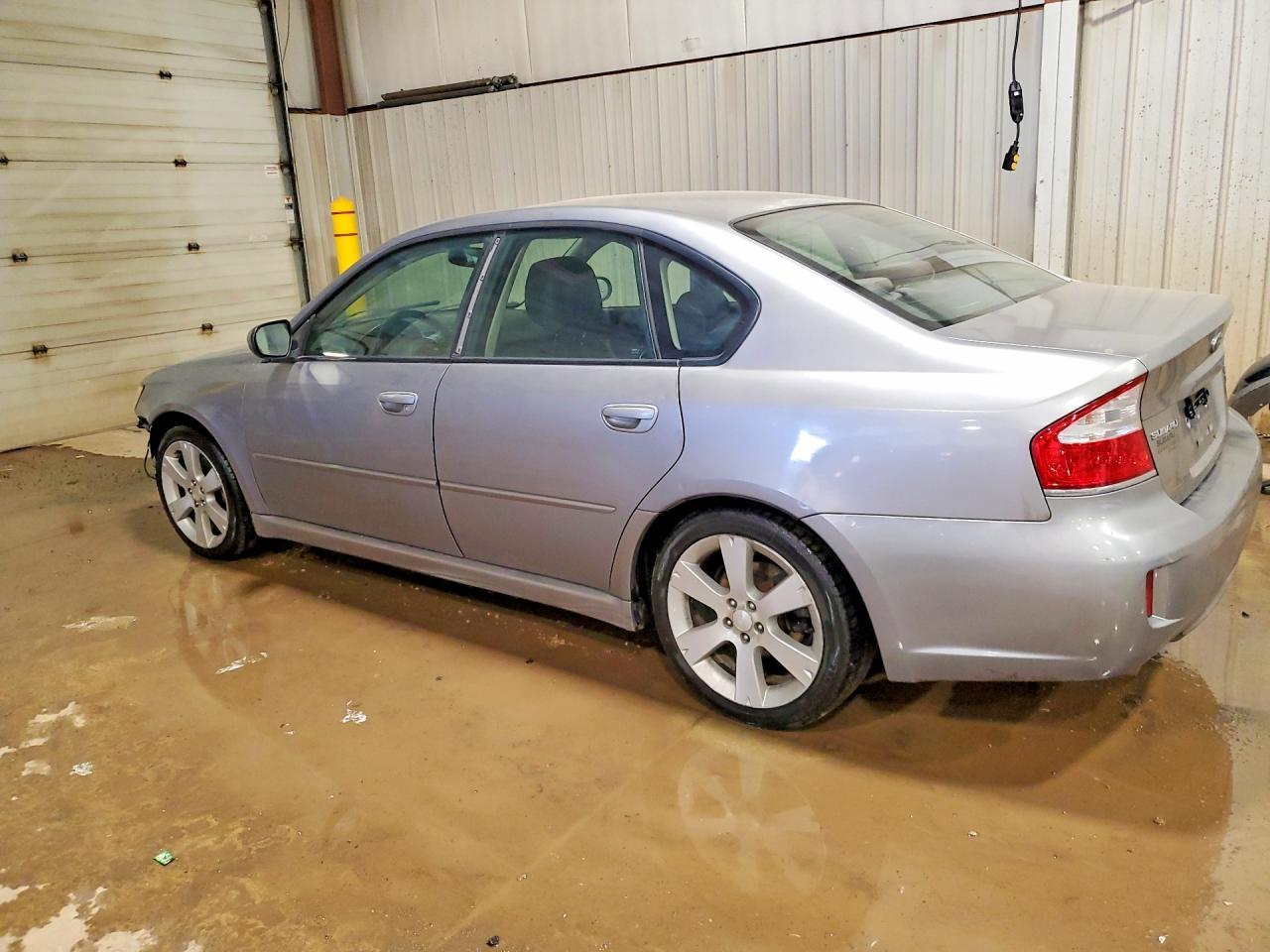 2009 Subaru Legacy 3.0R - Фото 2