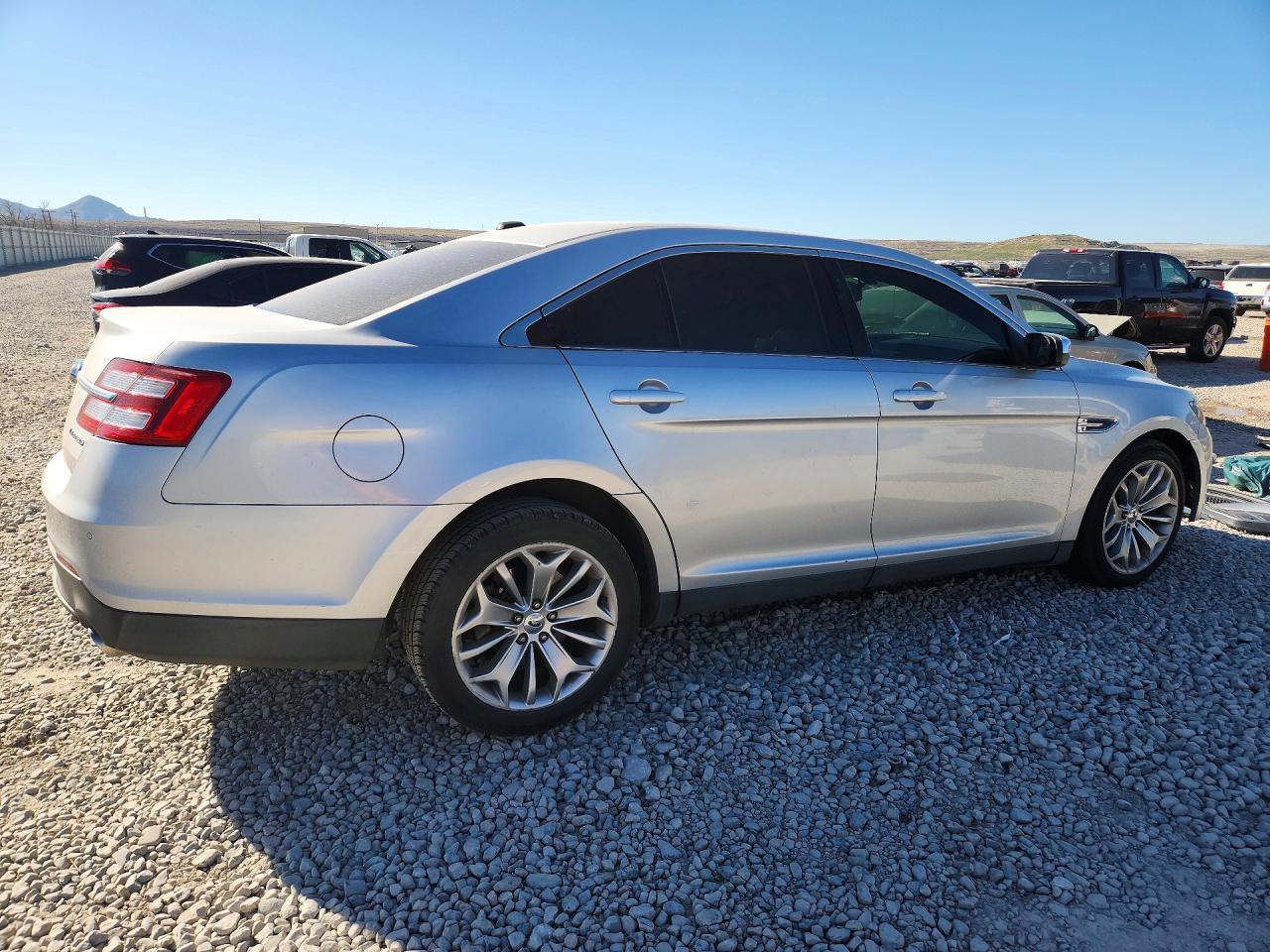 2013 Ford Taurus Limited - Image 3