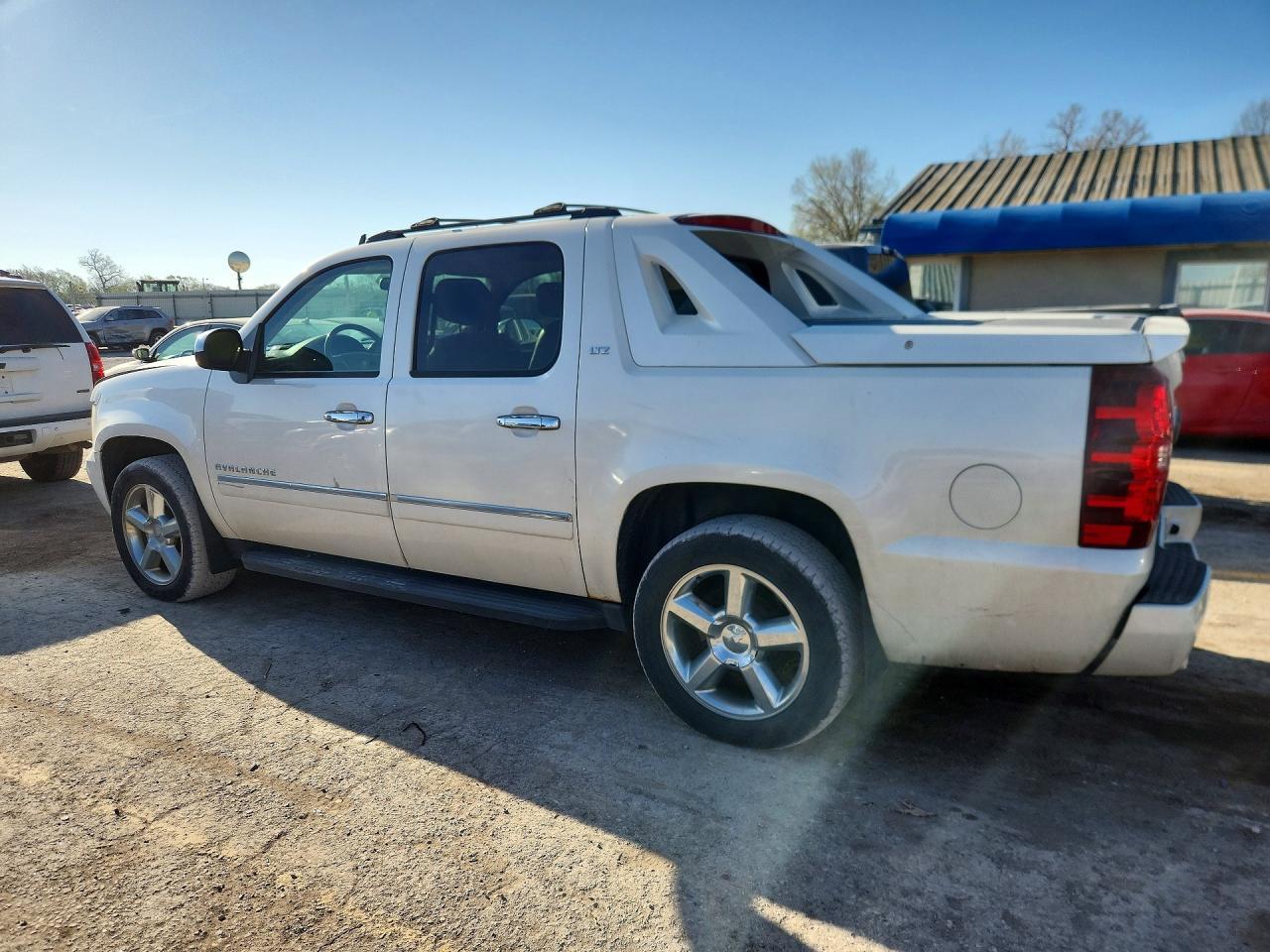 2011 Chevrolet Avalanche Ltz - Фото 2