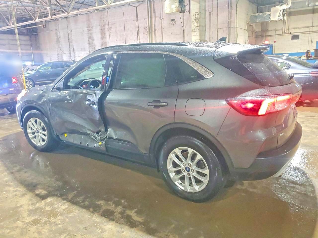 2020 Ford Escape Se - Фото 2