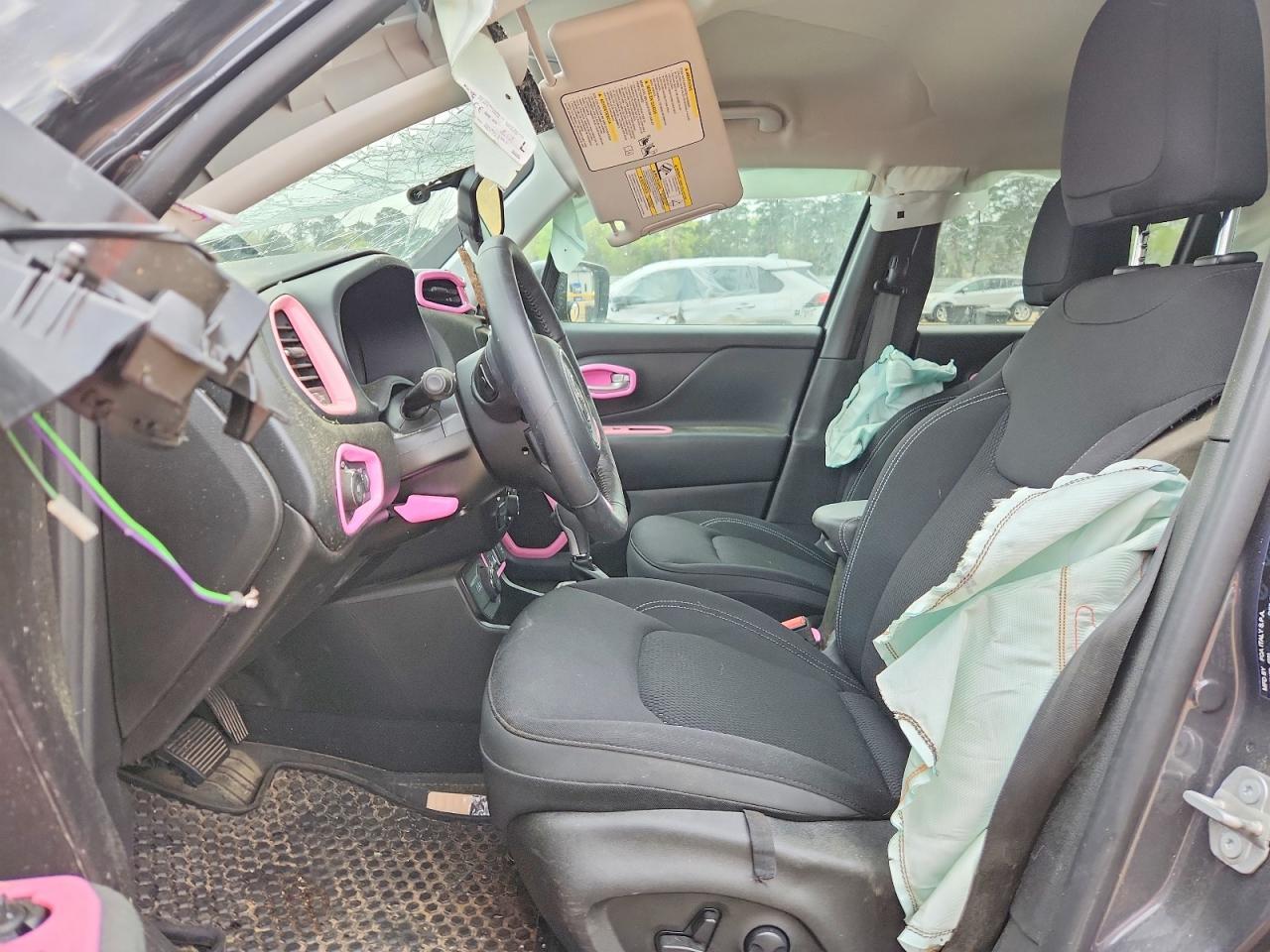 2023 Jeep Renegade Latitude - Image 7