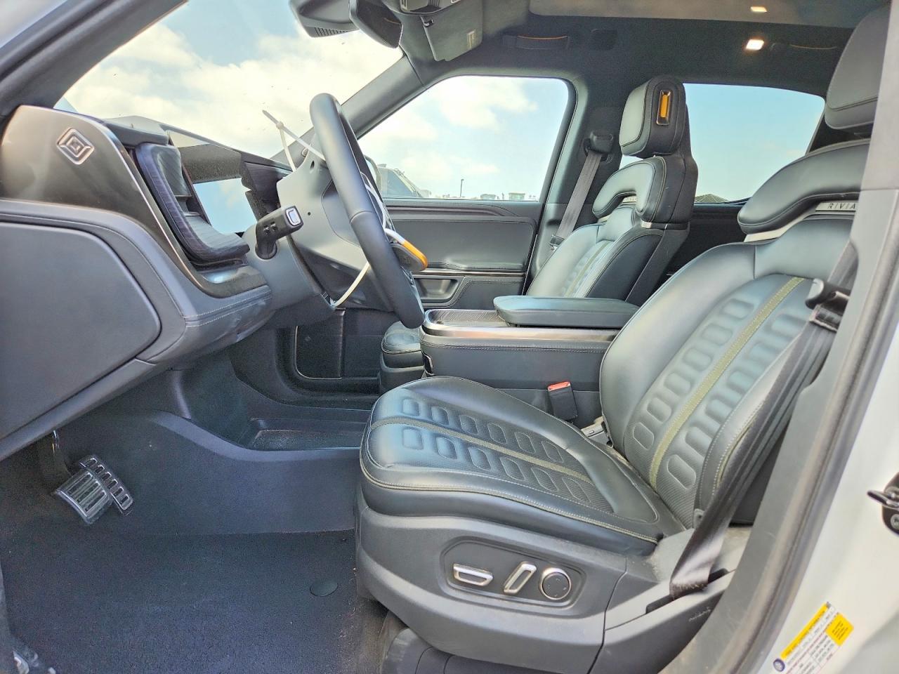 2024 Rivian R1T Adventure - Image 7