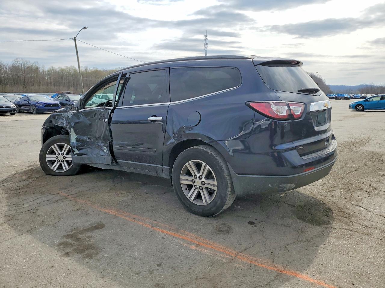 2015 Chevrolet Traverse - Фото 2
