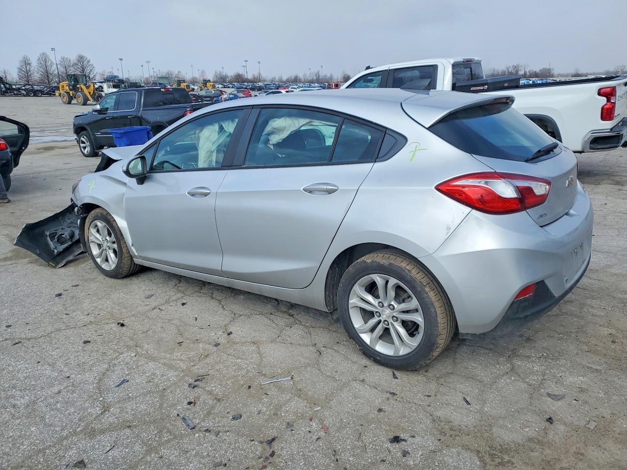 2019 Chevrolet Cruze Ls - Image 2