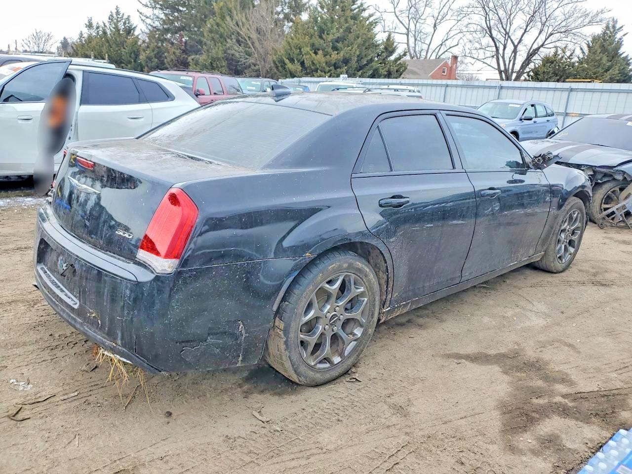 2016 Chrysler 300 S - Image 3