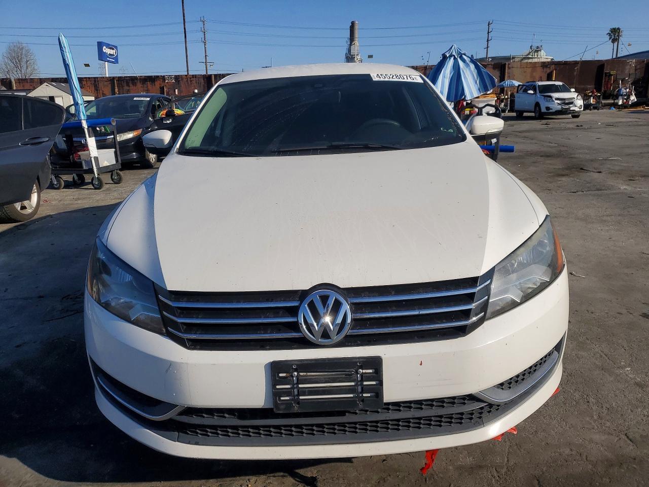 2014 Volkswagen Passat S - Image 5