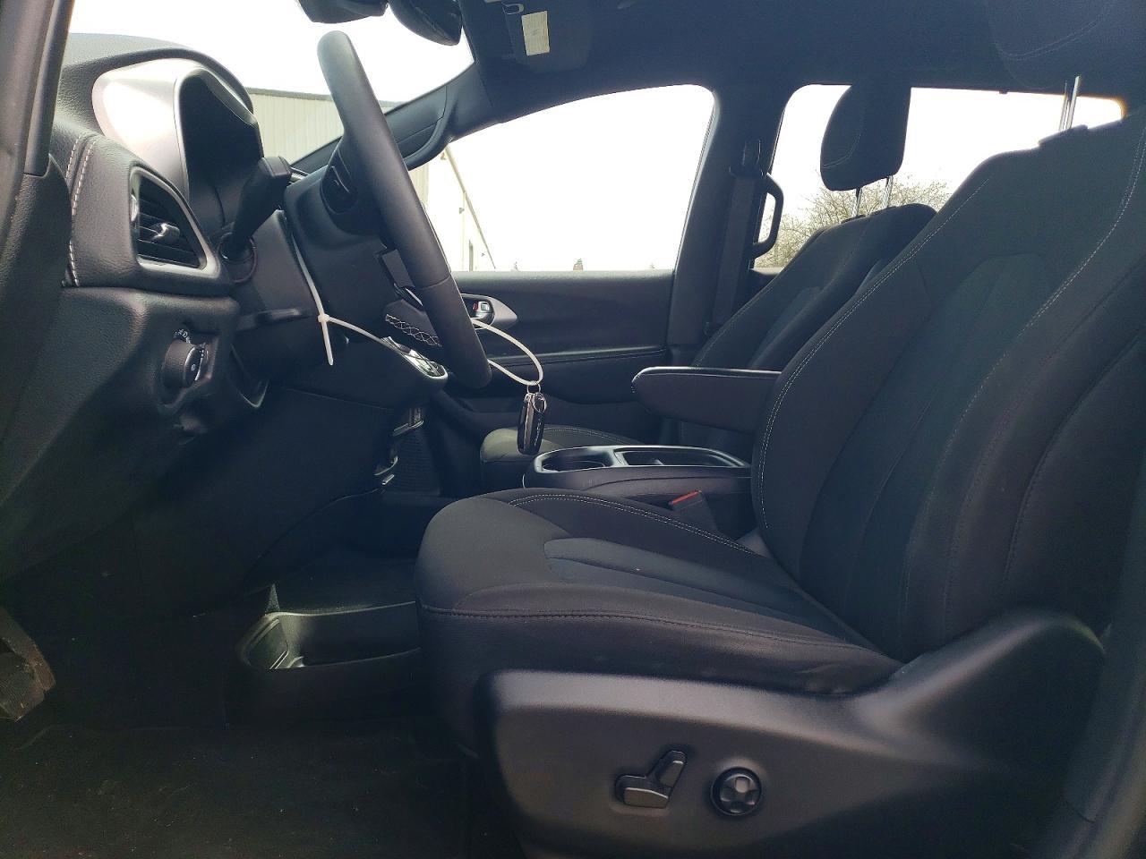 2022 Chrysler Pacifica Touring - Фото 7