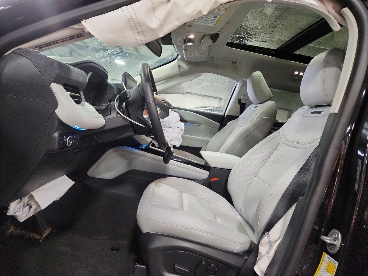 2025 Ford Explorer Platinum - Image 7