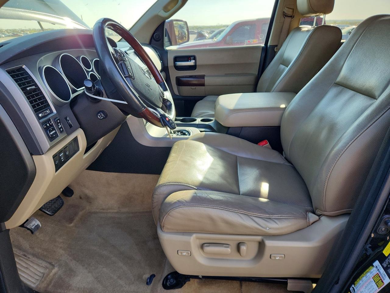2011 Toyota Sequoia Platinum - Image 7