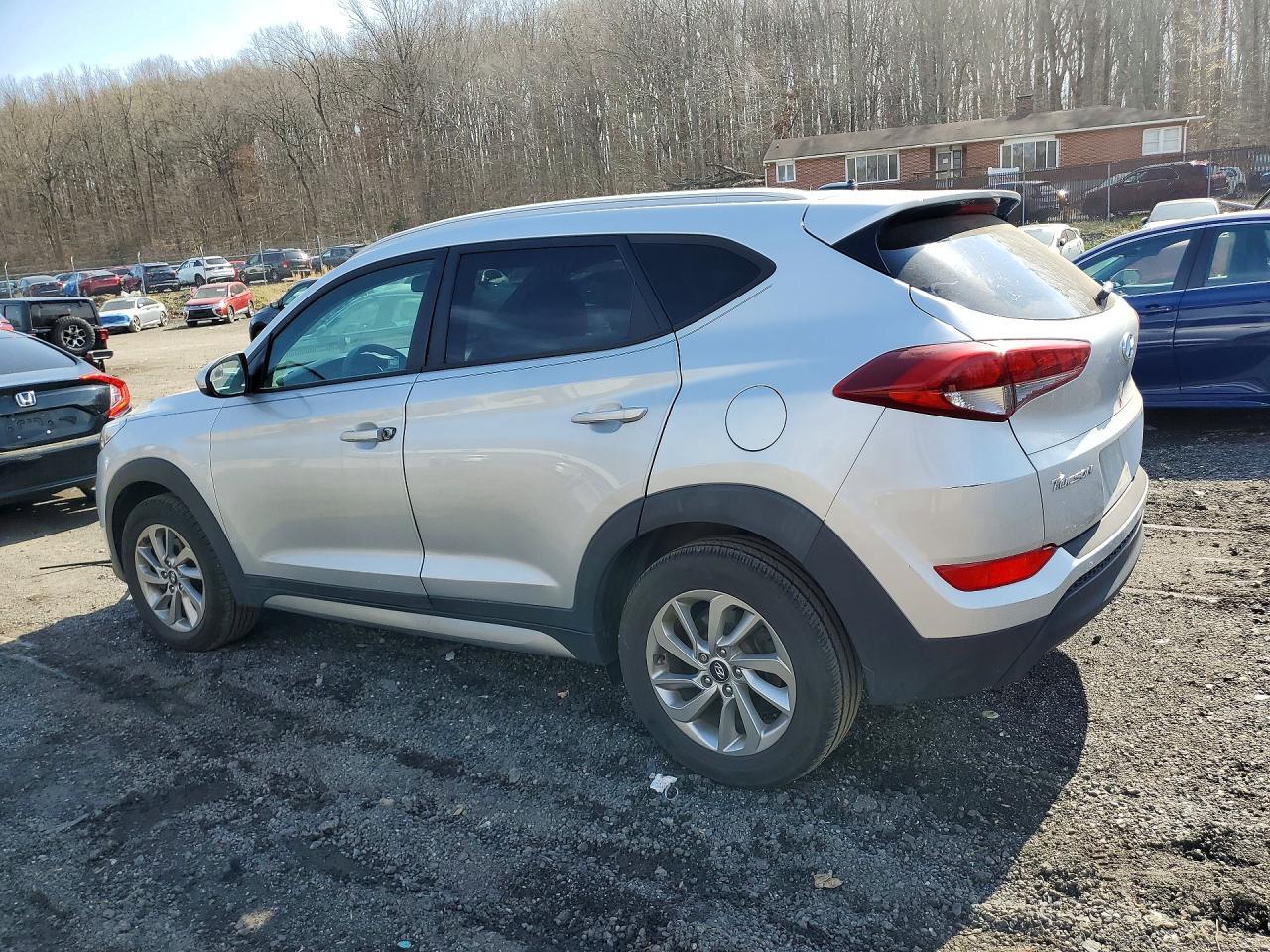 2017 Hyundai Tucson Se - Image 2
