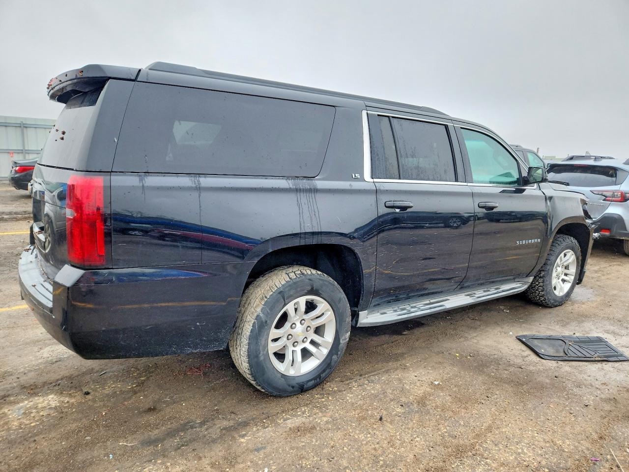 2015 Chevrolet Suburban C1500 Ls - Фото 3