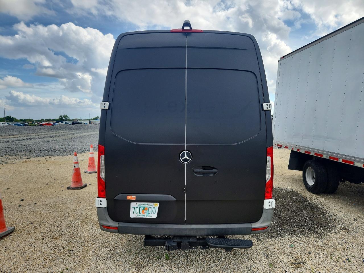 2022 Mercedes-Benz Sprinter 2500 - Image 6
