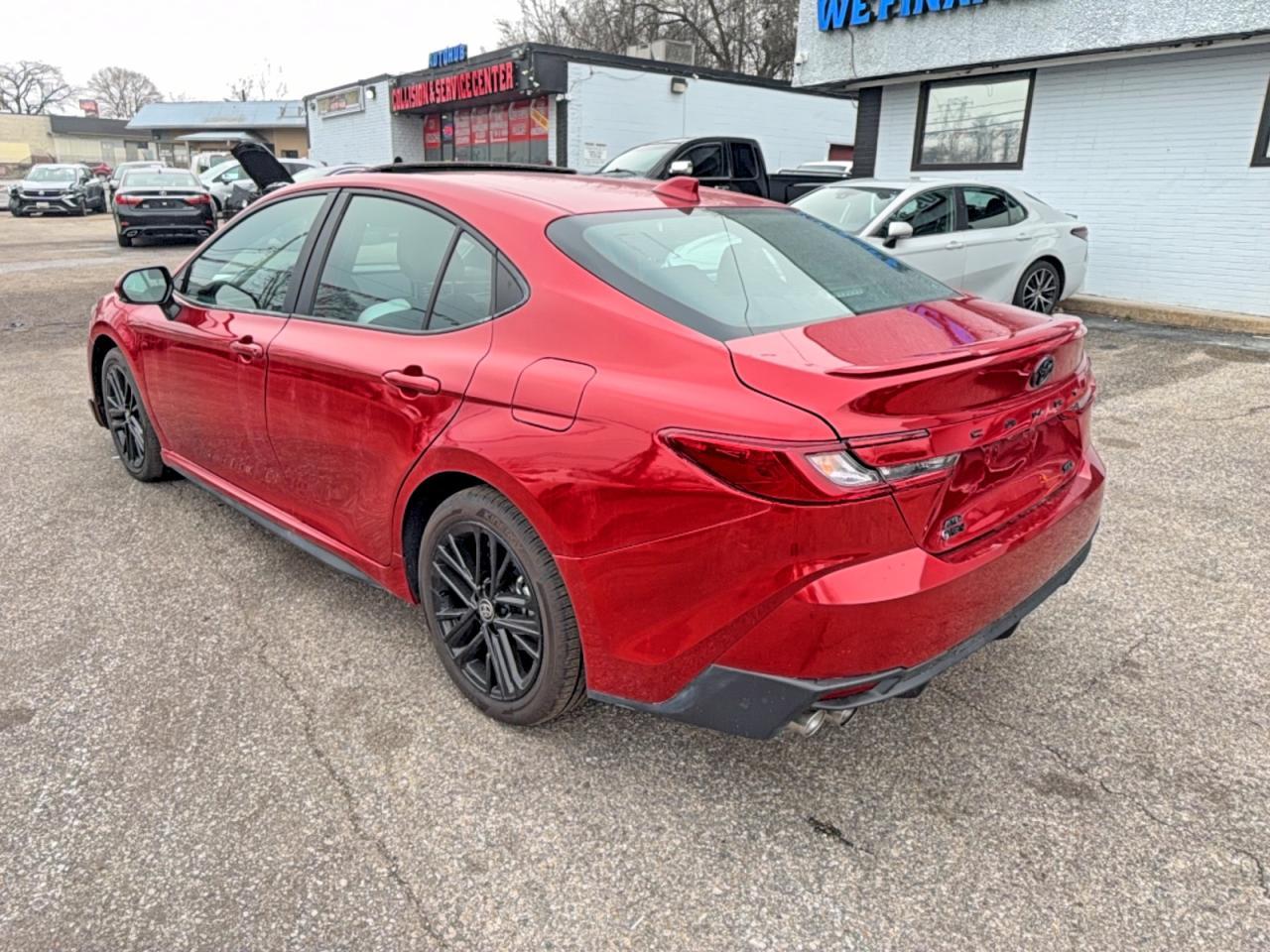 2025 Toyota Camry Se - Фото 3