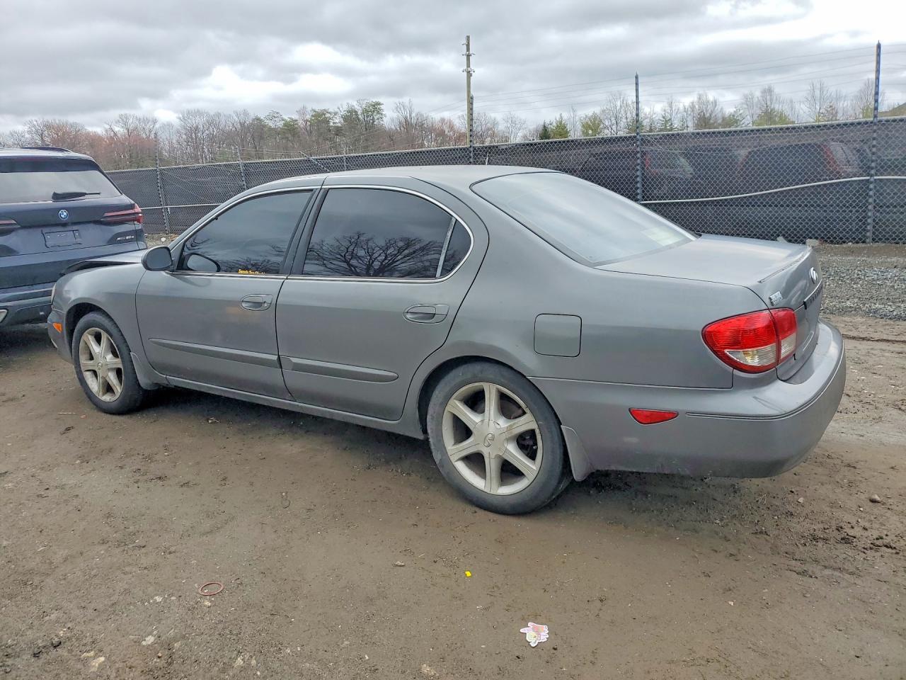 2003 Infiniti I35 Base - Image 2