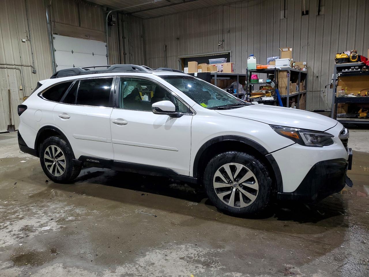 2022 Subaru Outback Premium - Image 4