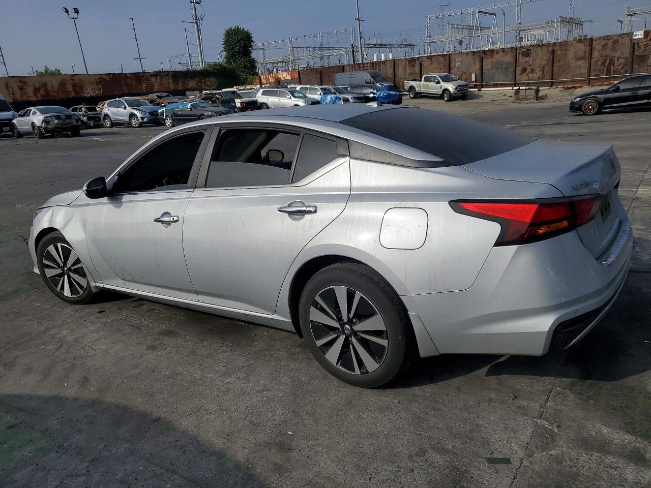 2022 Nissan Altima 2.5 Sv - Image 2