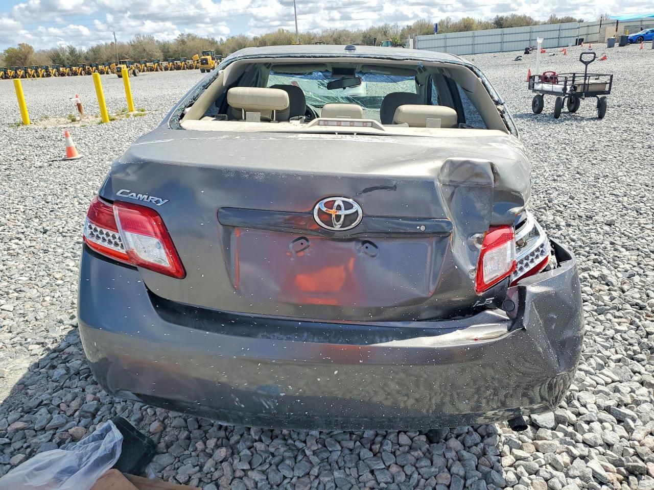 2010 Toyota Camry Le - Image 6