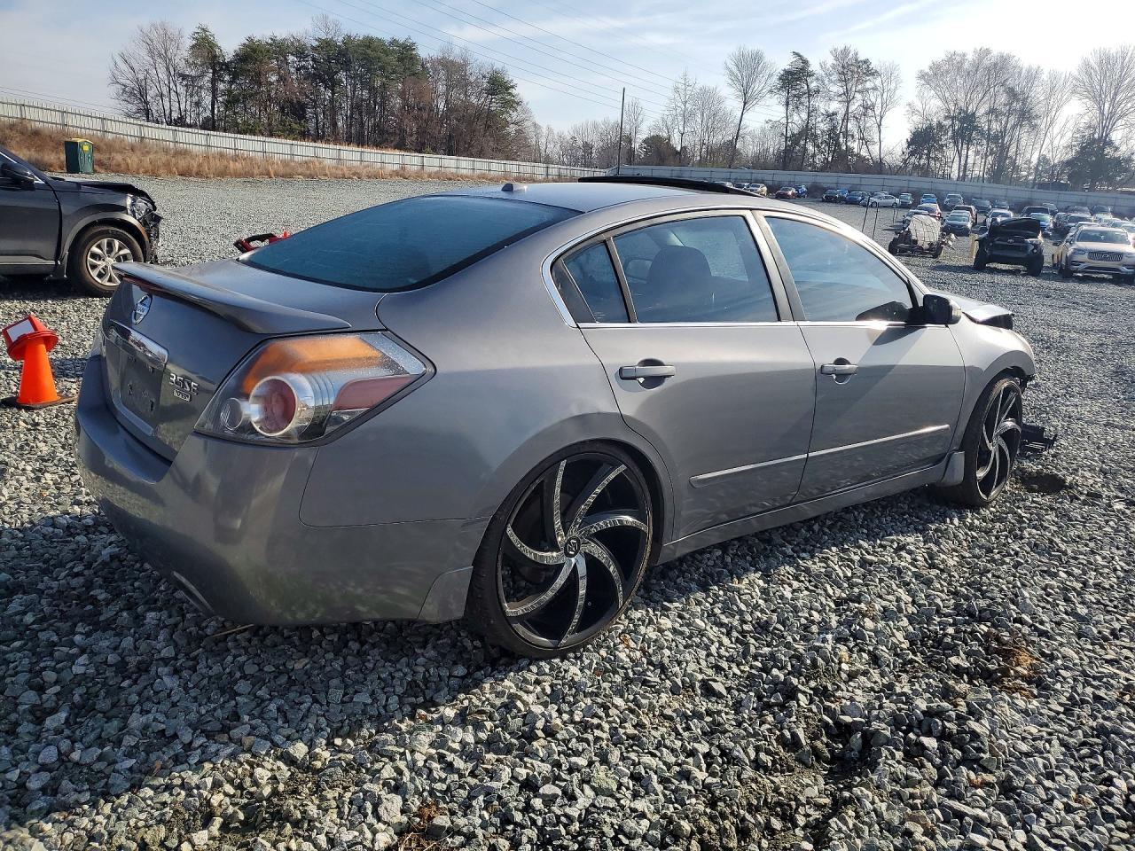 2008 Nissan Altima 3.5 Se - Фото 3