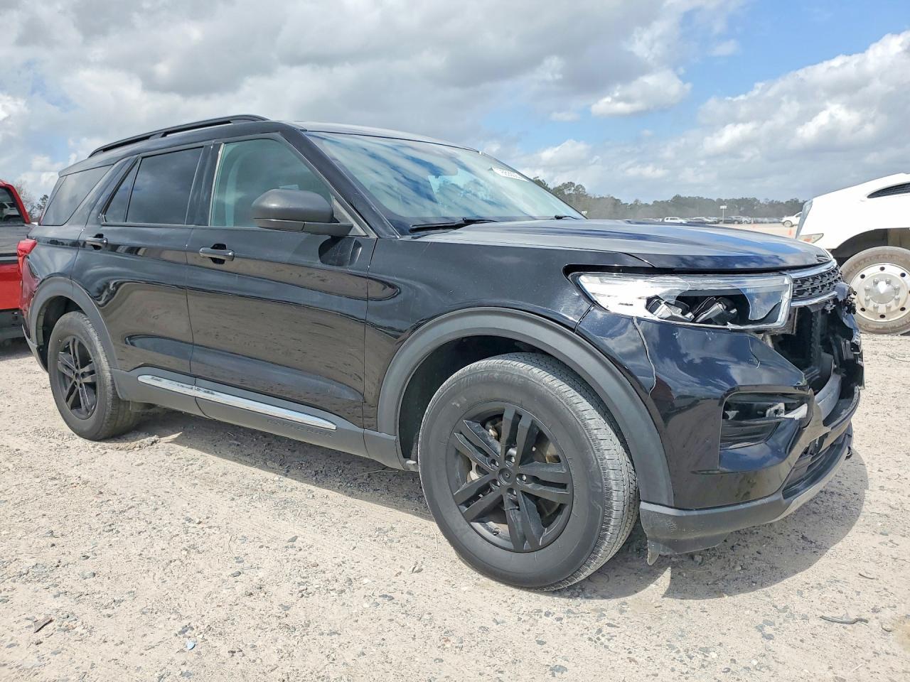 2023 Ford Explorer Xlt - Фото 4
