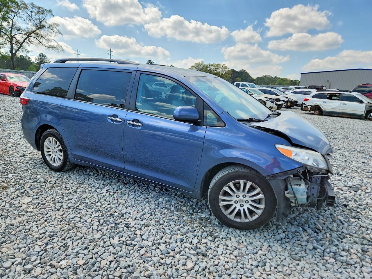 2015 Toyota Sienna Xle 8-Passenger - Фото 4