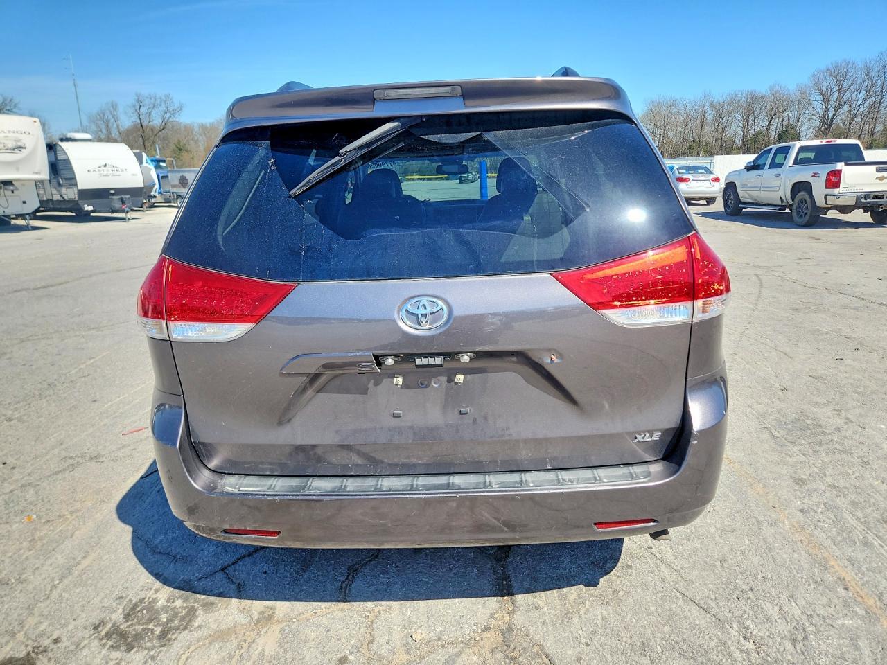 2014 Toyota Sienna Xle 8-Passenger - Фото 6
