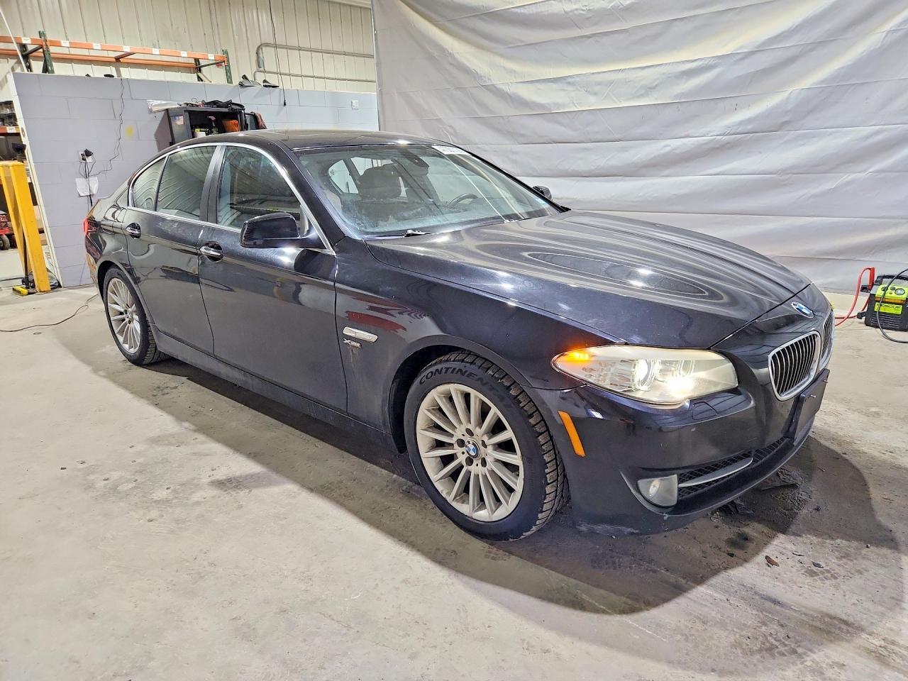 2011 BMW 5 Series - Фото 4
