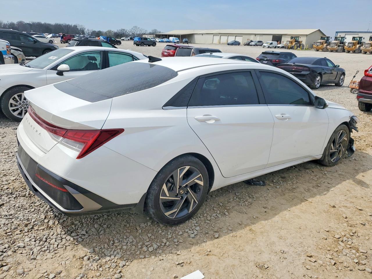 2024 Hyundai Elantra Sel - Фото 3