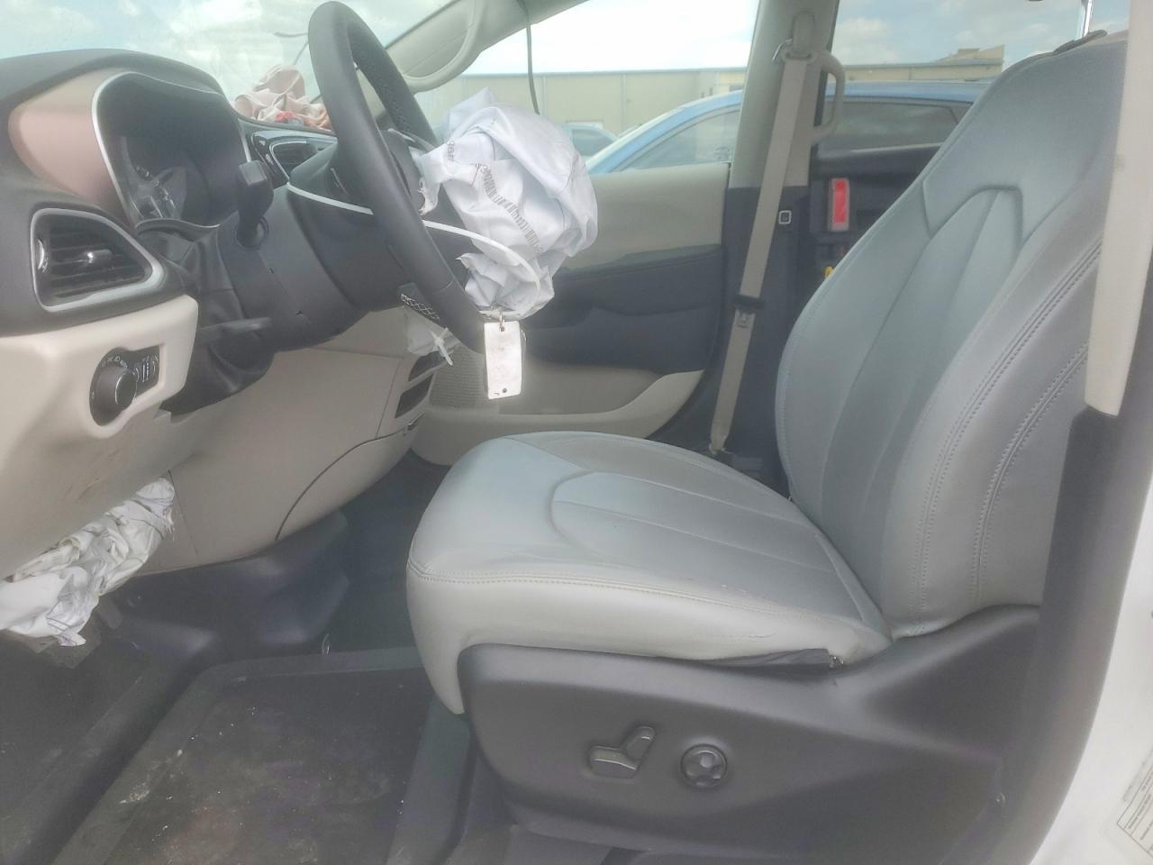 2024 Chrysler Gr Voyager - Фото 7