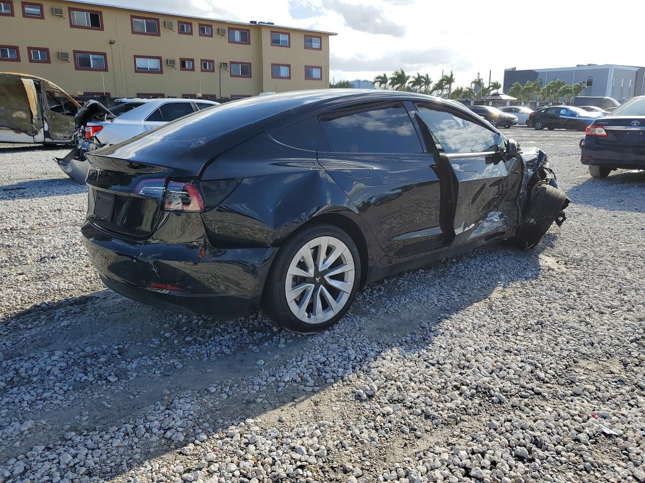 2023 Tesla Model 3 - Image 3