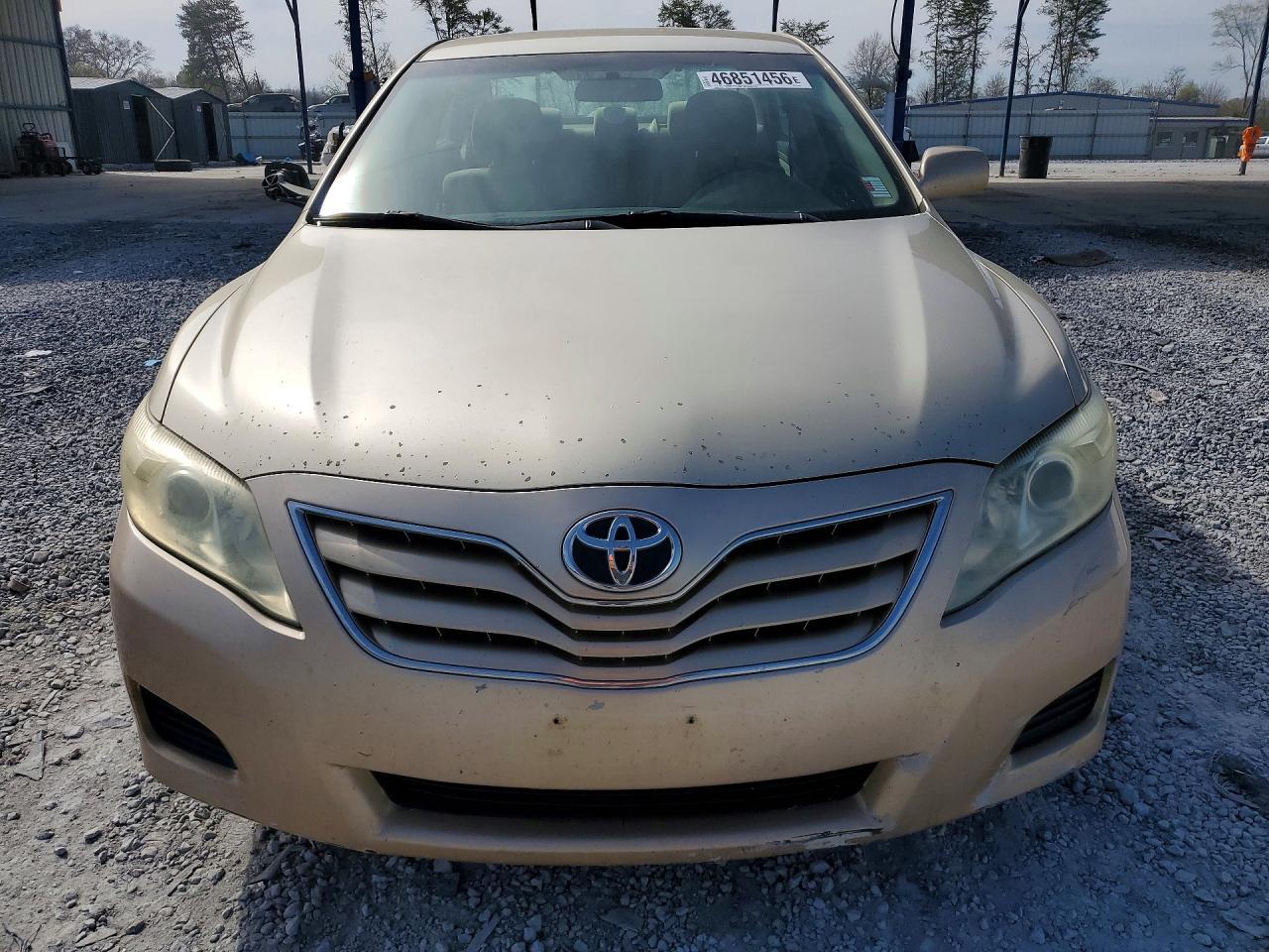 2010 Toyota Camry Le - Фото 5