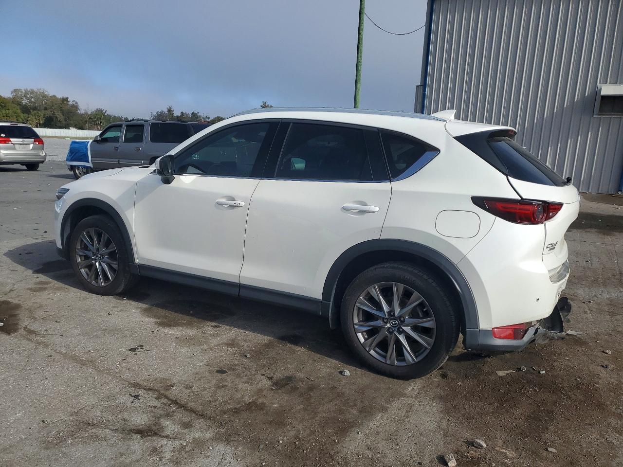 2019 Mazda Cx-5 Signature - Image 2