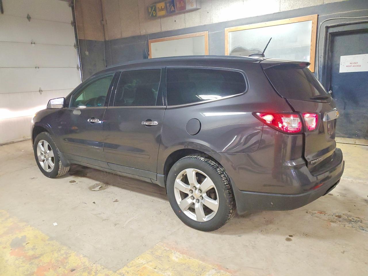 2017 Chevrolet Traverse Lt - Фото 2