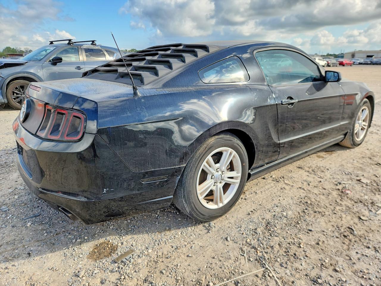 2013 Ford Mustang - Image 3